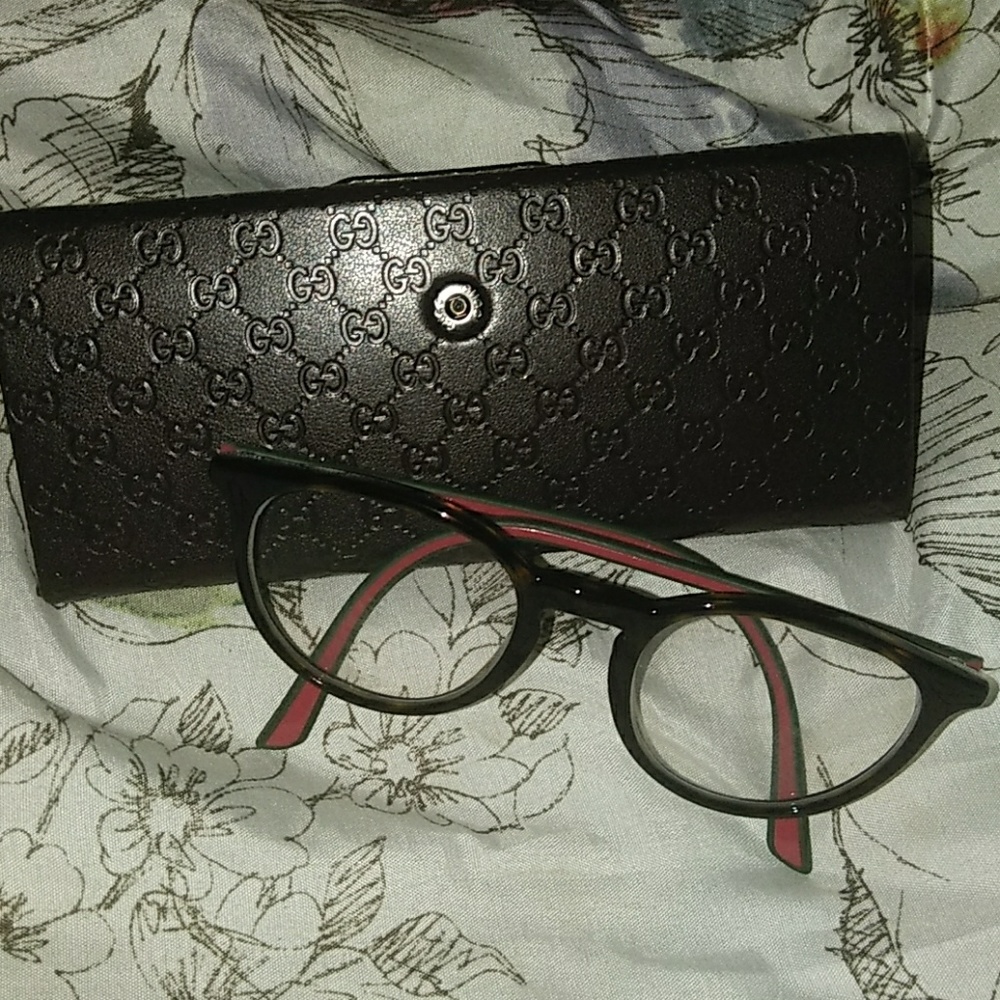 😎Gucci frame price drop for 1hr😎